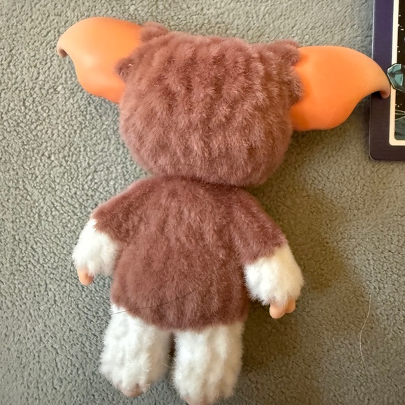 WB 100th Anniversary Molly series Highly sought after“ Gremlins “ - Picture 4 of 5